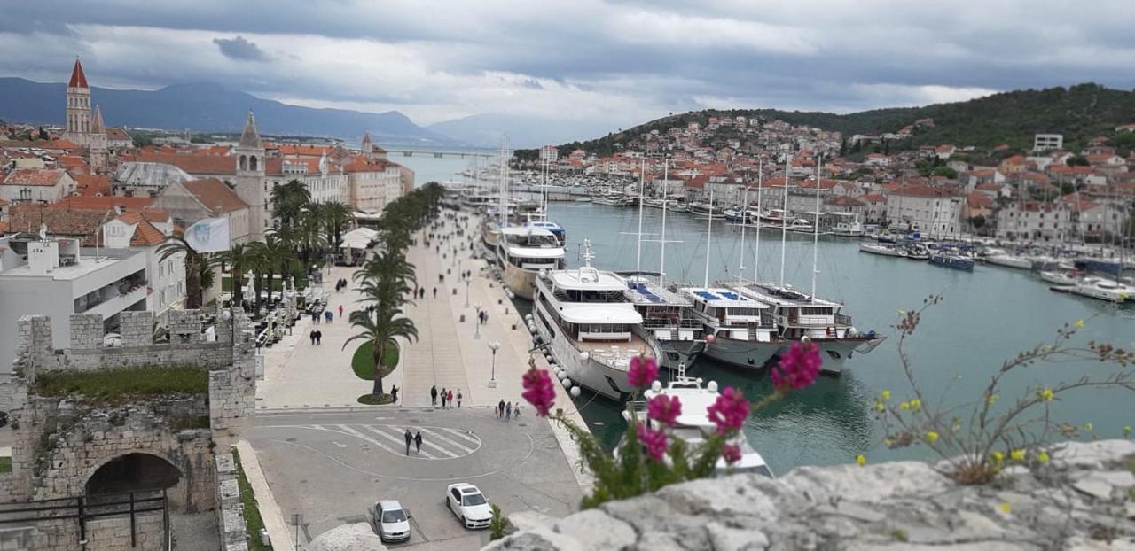 La Perla Lägenhet Trogir Exteriör bild